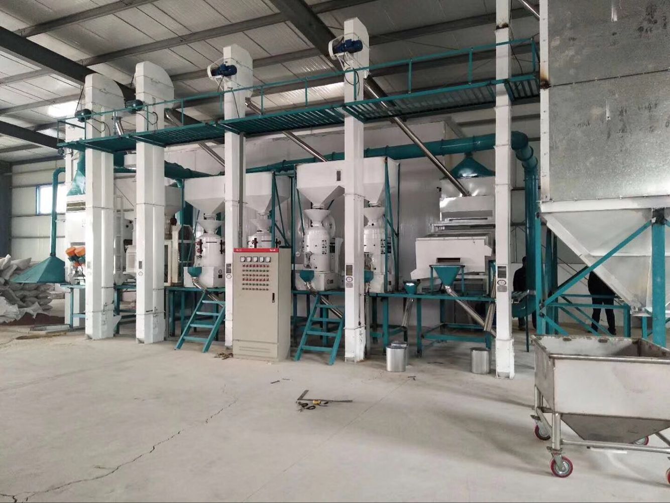 20噸小加工設備廠家做好設備安全防護的工作(圖1) 20噸小加工設備廠家做好設備安全防護的工作(圖1)